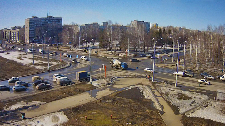 Перекрёсток б-р Строителей - пр. Химиков